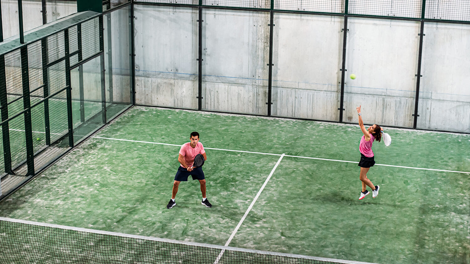 Profesyonel Padel Saha Yapan Firmalar Neler Sunar?